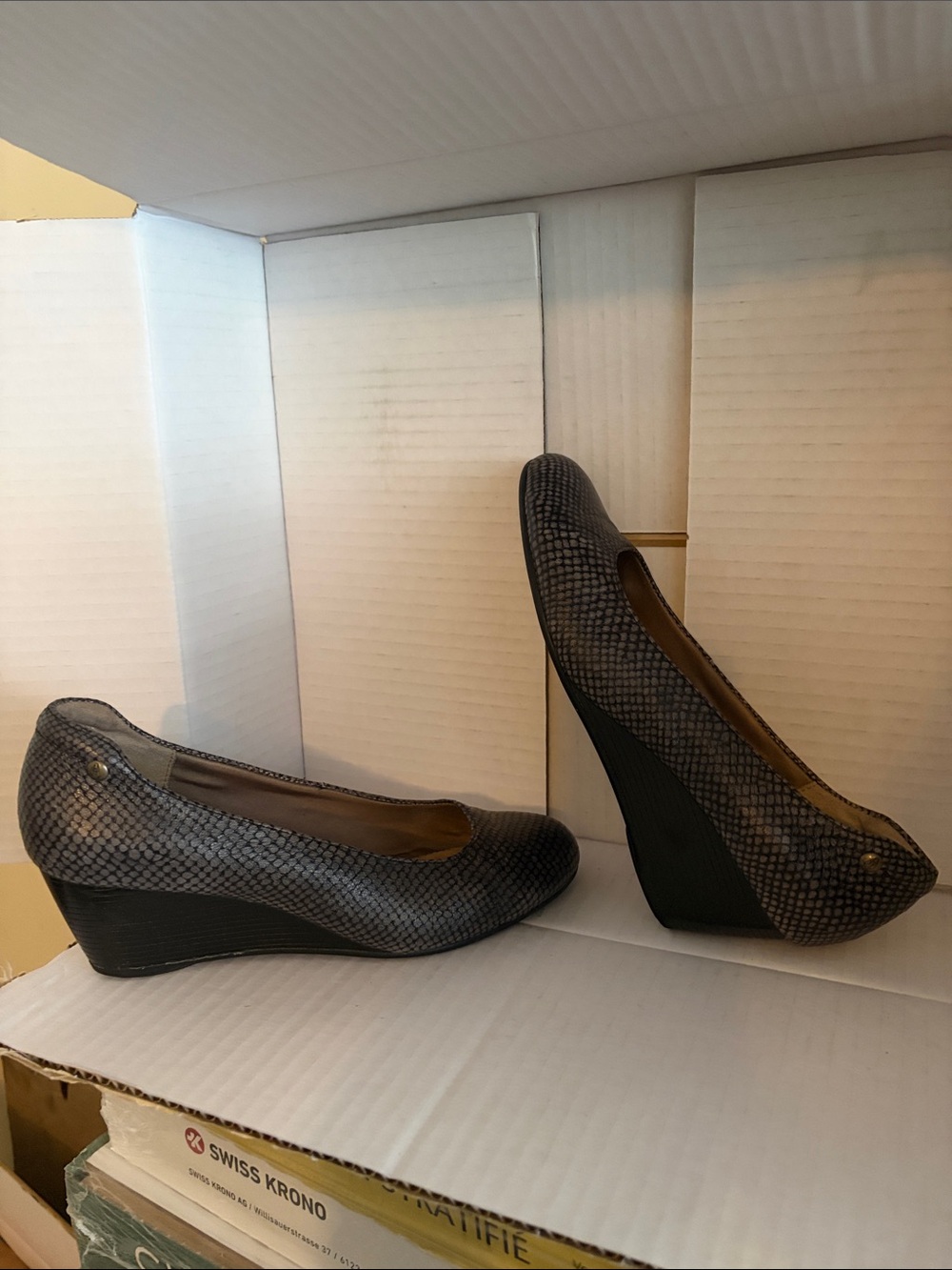 Hush Puppies Gray Snakeskin-Texture Wedge Pumps